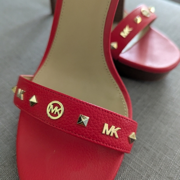 Michael Kors Margot Platform Tumbled Faux Leather Size 8.5 M - Picture 2 of 7